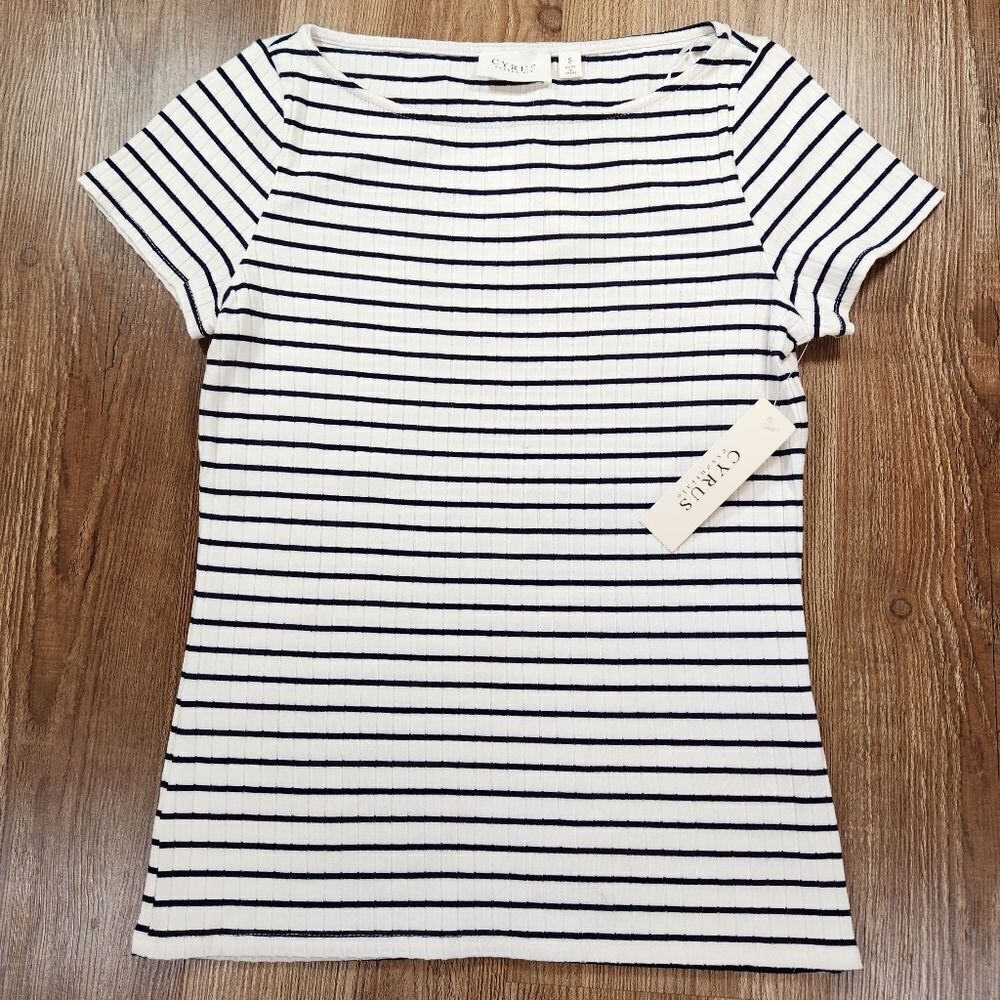 🔸️NWT Cyrus White Striped Boatneck Short Sleeve Top Small